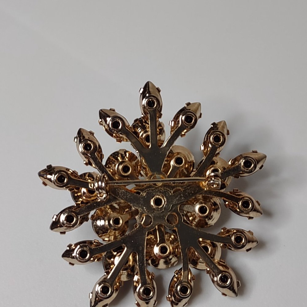 Pretty Black Rhinestone Brooch - Picture 9 of 14